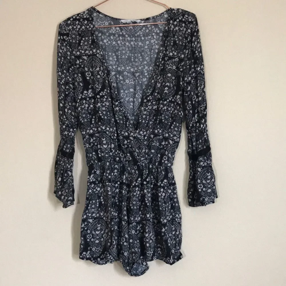 American Eagle floral romper‎
